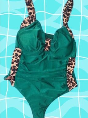 SHEIN Emerald Green One-Piece Swimsuit with Leopard Trim